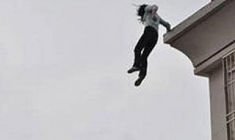 القيروان : تلميذة تحاول الانتحار بعد رسبوها في مناظرة الباكالوريا